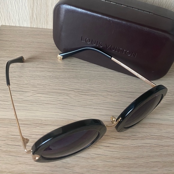 VINTAGE Louis Vuitton Round Black Sunglasses - Picture 8 of 10